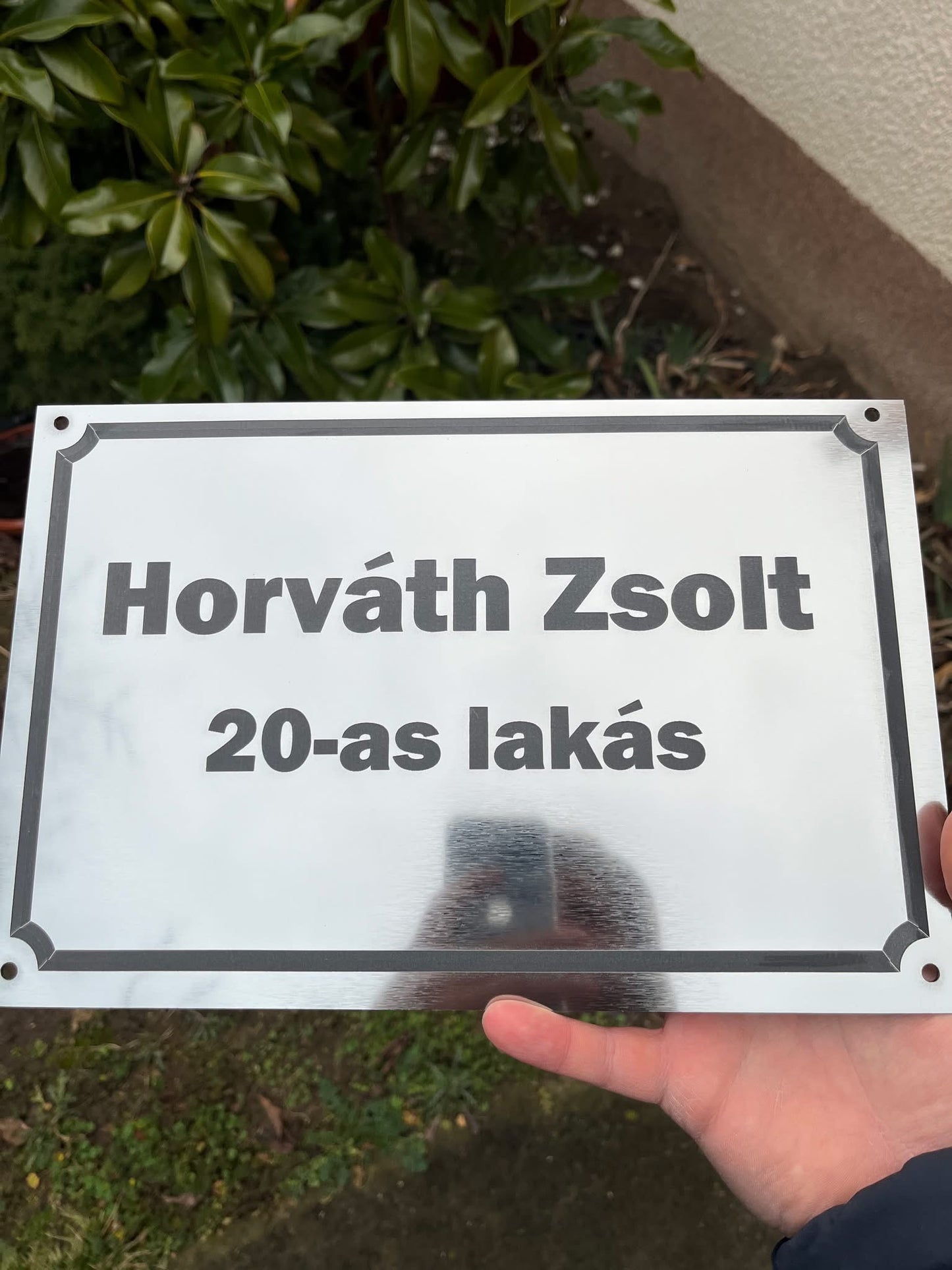 Gravírozott parkoló tábla